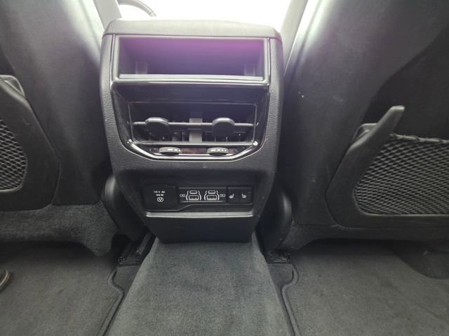 Used 2023 Jeep Grand Cherokee Limited image 36