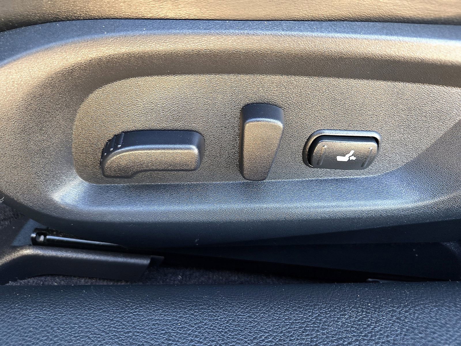 Used 2019 INFINITI Q60 3.0t Luxe w/ Essential Package image 26