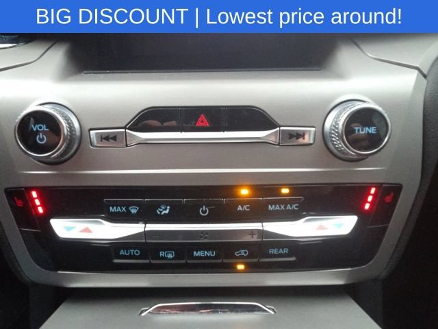 Used 2023 Ford Explorer XLT AWD/4WD image 33