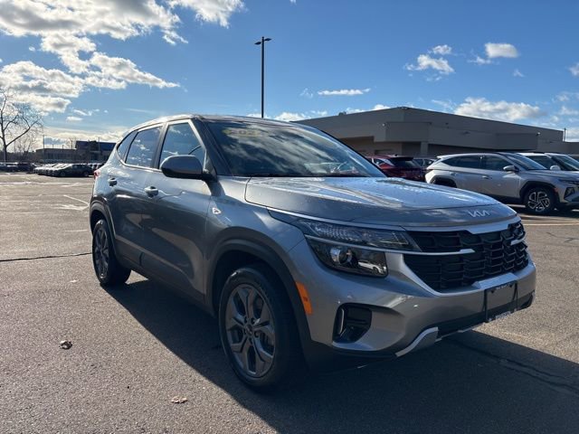 Used 2024 Kia Seltos LX image 1