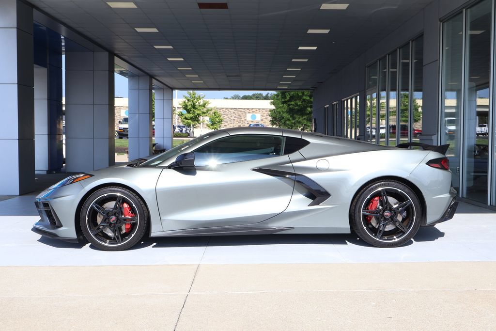 Used 2023 Chevrolet Corvette Stingray Preferred Cpe w/ Z51 Performance Package RWD image 4