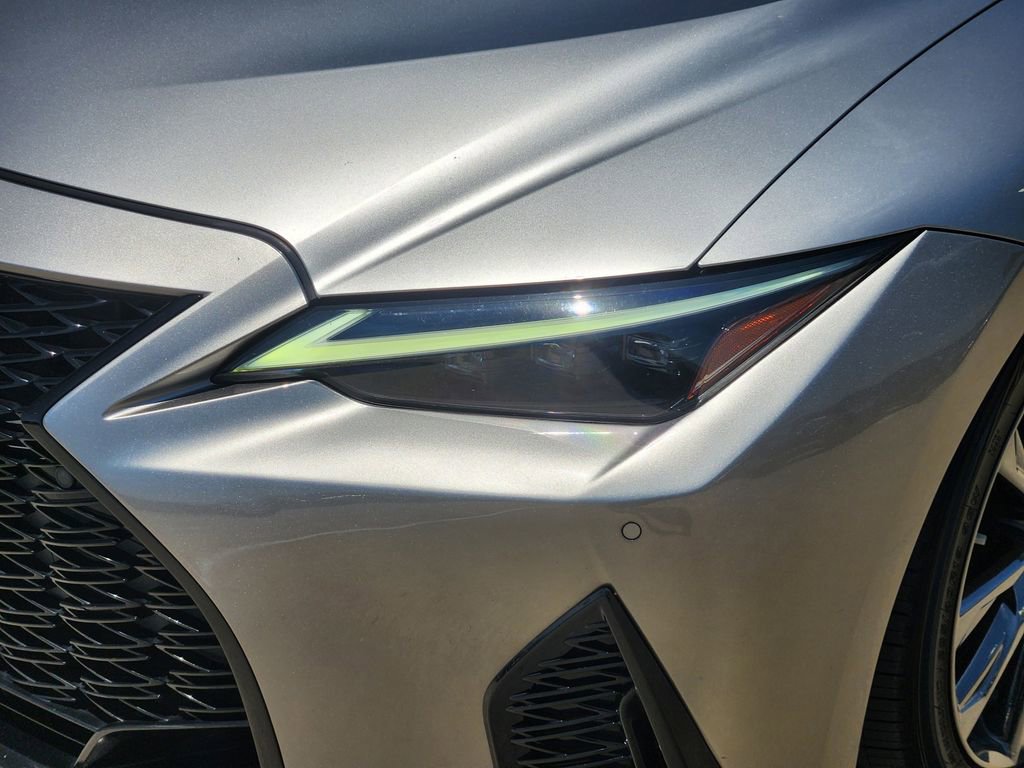 Used 2022 Lexus IS 350 F Sport RWD image 9