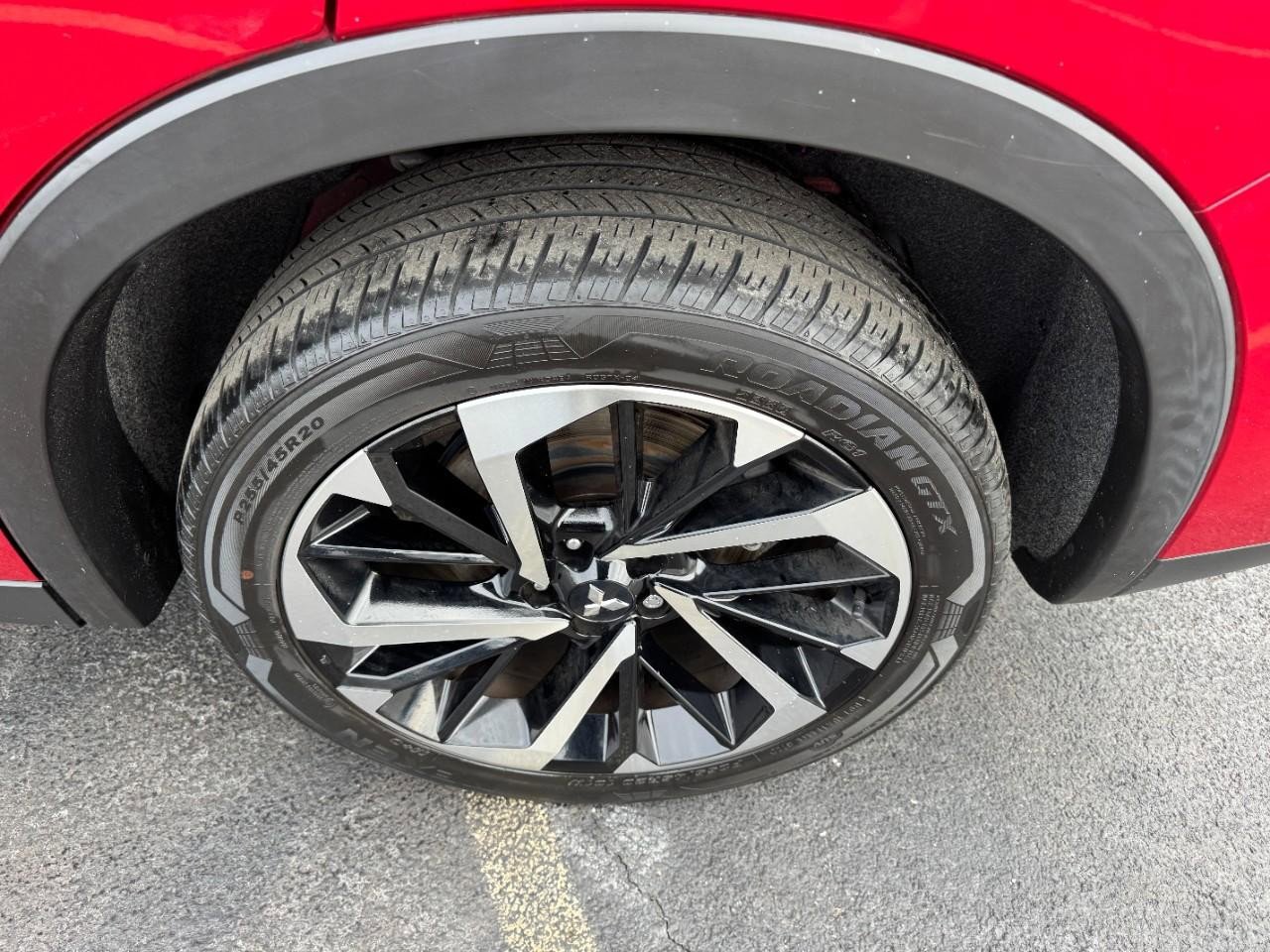 Used 2023 Mitsubishi Outlander SE image 8