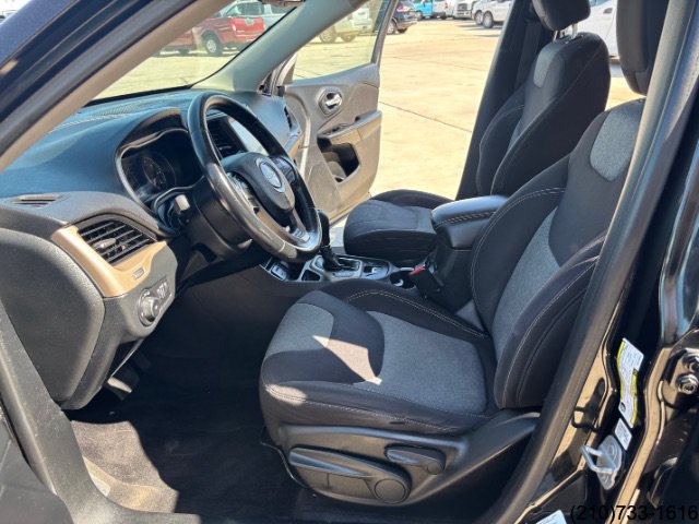 Used 2014 Jeep Cherokee Latitude FWD image 17