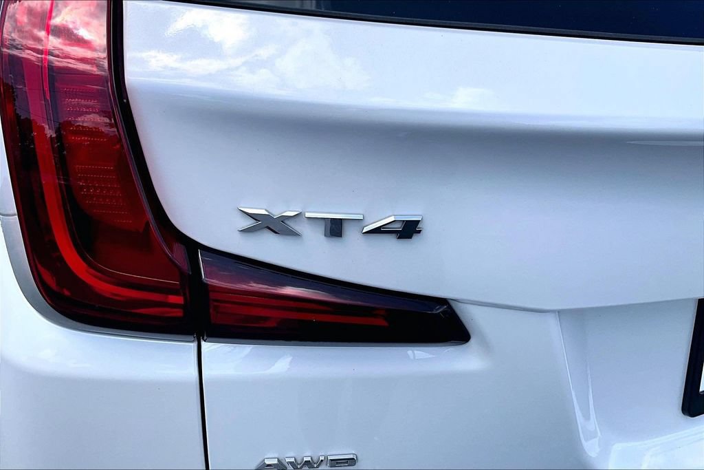 Used 2022 Cadillac XT4 Premium Luxury AWD/4WD image 24
