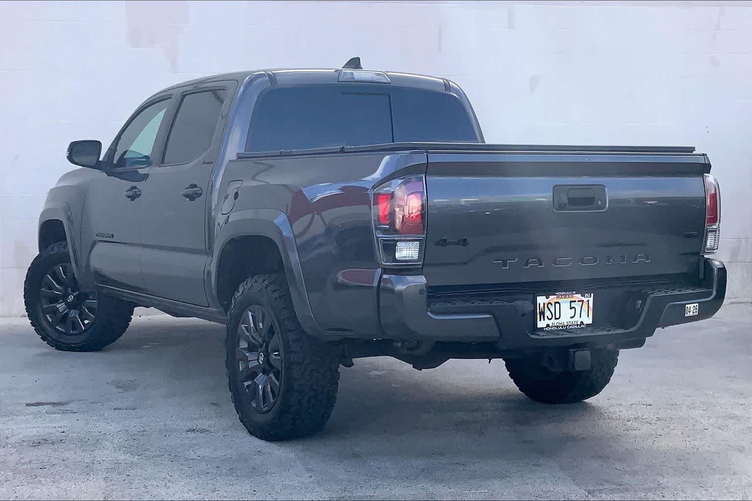 Used 2022 Toyota Tacoma Limited AWD/4WD image 4