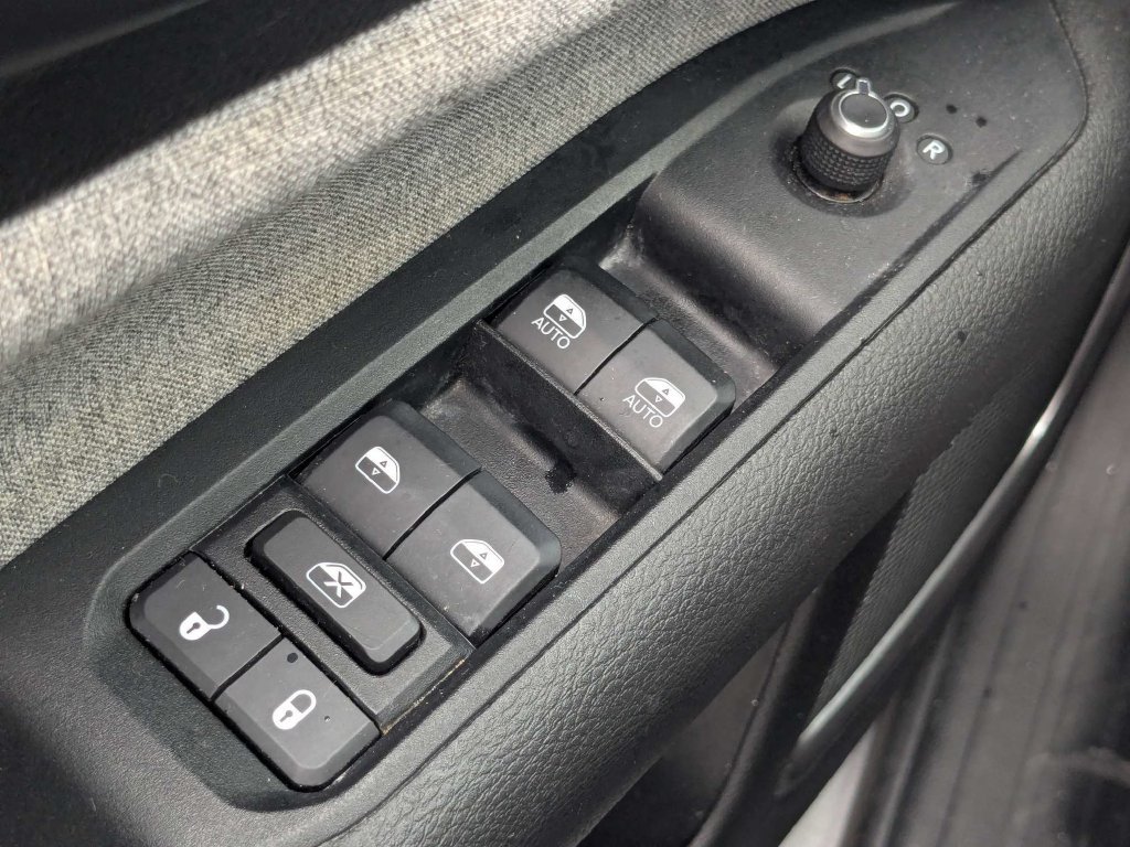 Used 2022 Jeep Compass Latitude AWD/4WD image 24