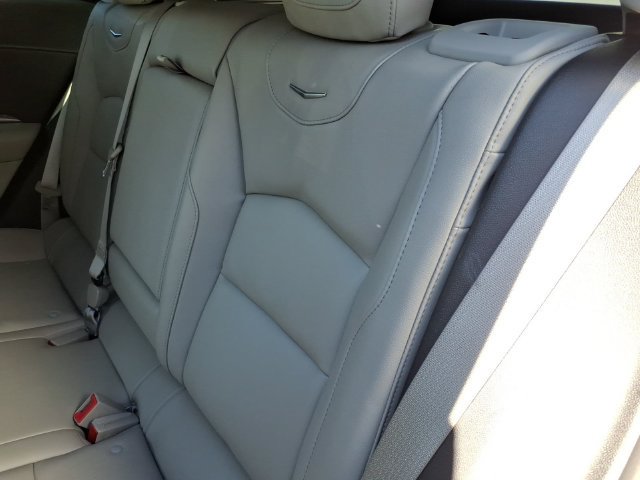 Used 2023 Cadillac XT4 Luxury w/ Cold Weather Package AWD/4WD image 11