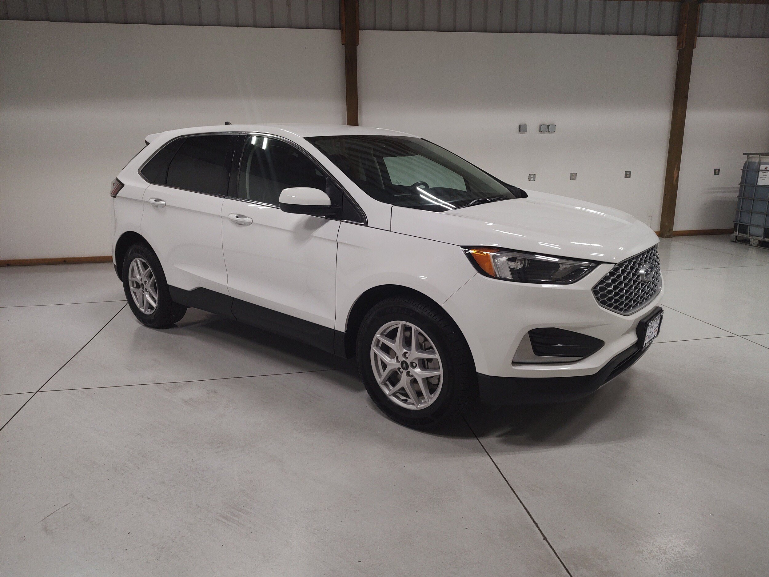Used 2024 Ford Edge SEL AWD/4WD image 2