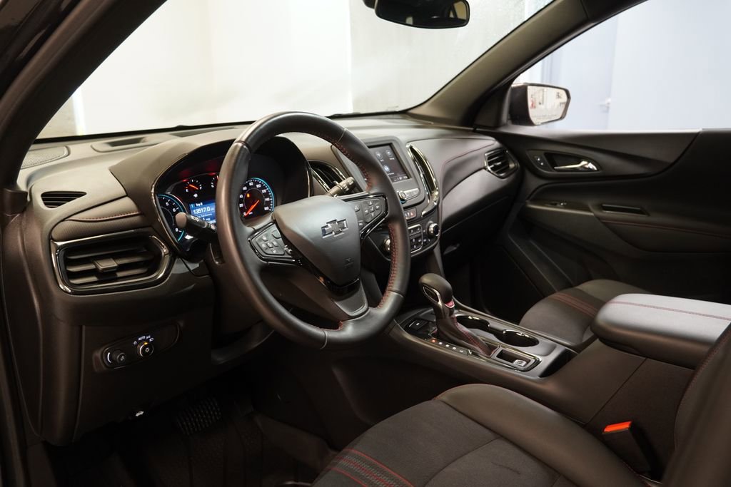 Used 2022 Chevrolet Equinox RS w/ LPO, Floor Liner Package AWD/4WD image 6