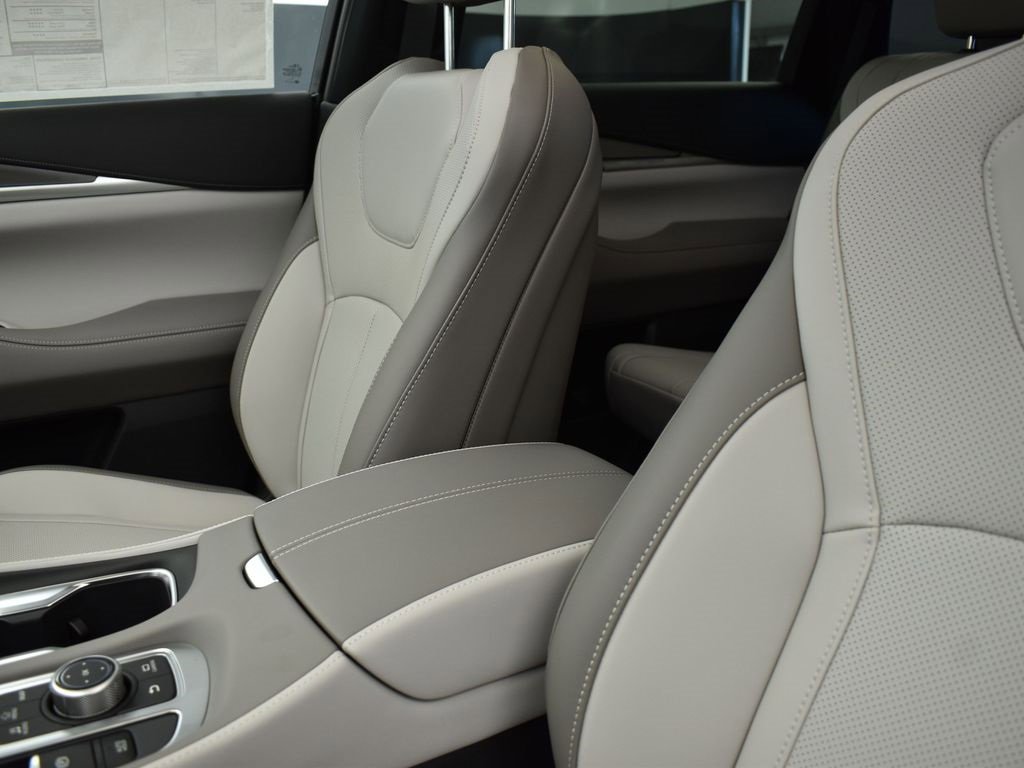 New 2026 INFINITI QX60 Pure image 14