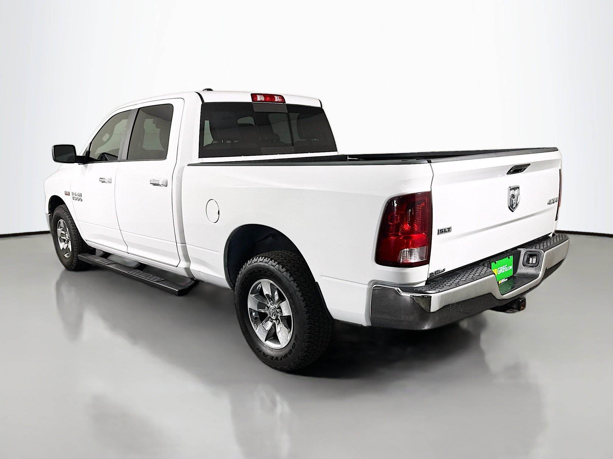 Used 2017 RAM 1500 Classic SLT AWD/4WD image 7