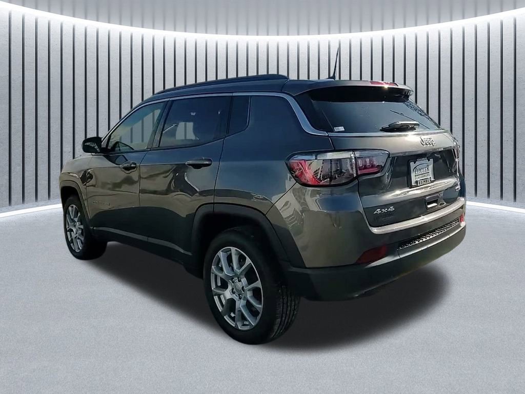 Used 2023 Jeep Compass Latitude image 14