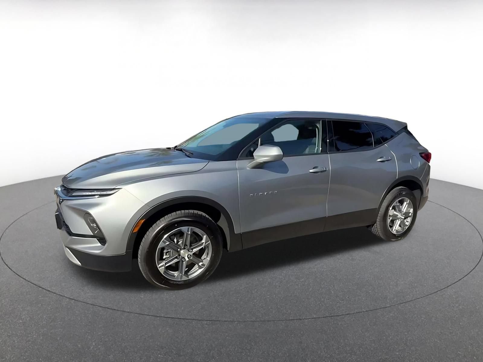 Used 2025 Chevrolet Blazer LT FWD image 7