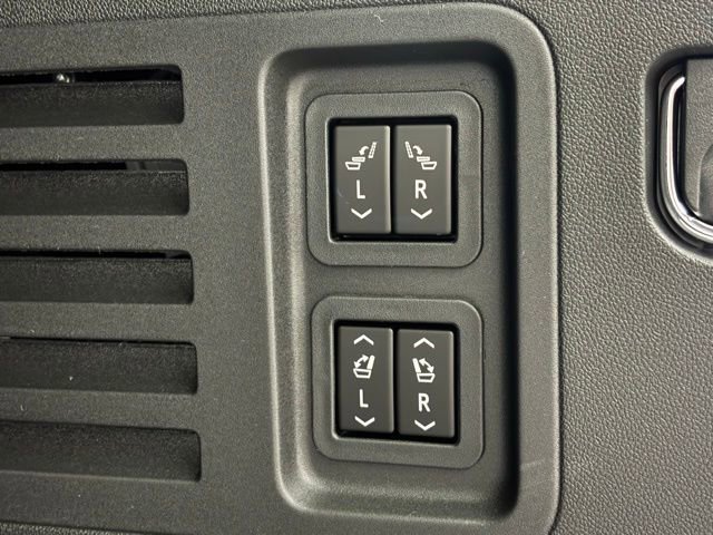 New 2026 GMC Acadia Denali Ultimate image 13