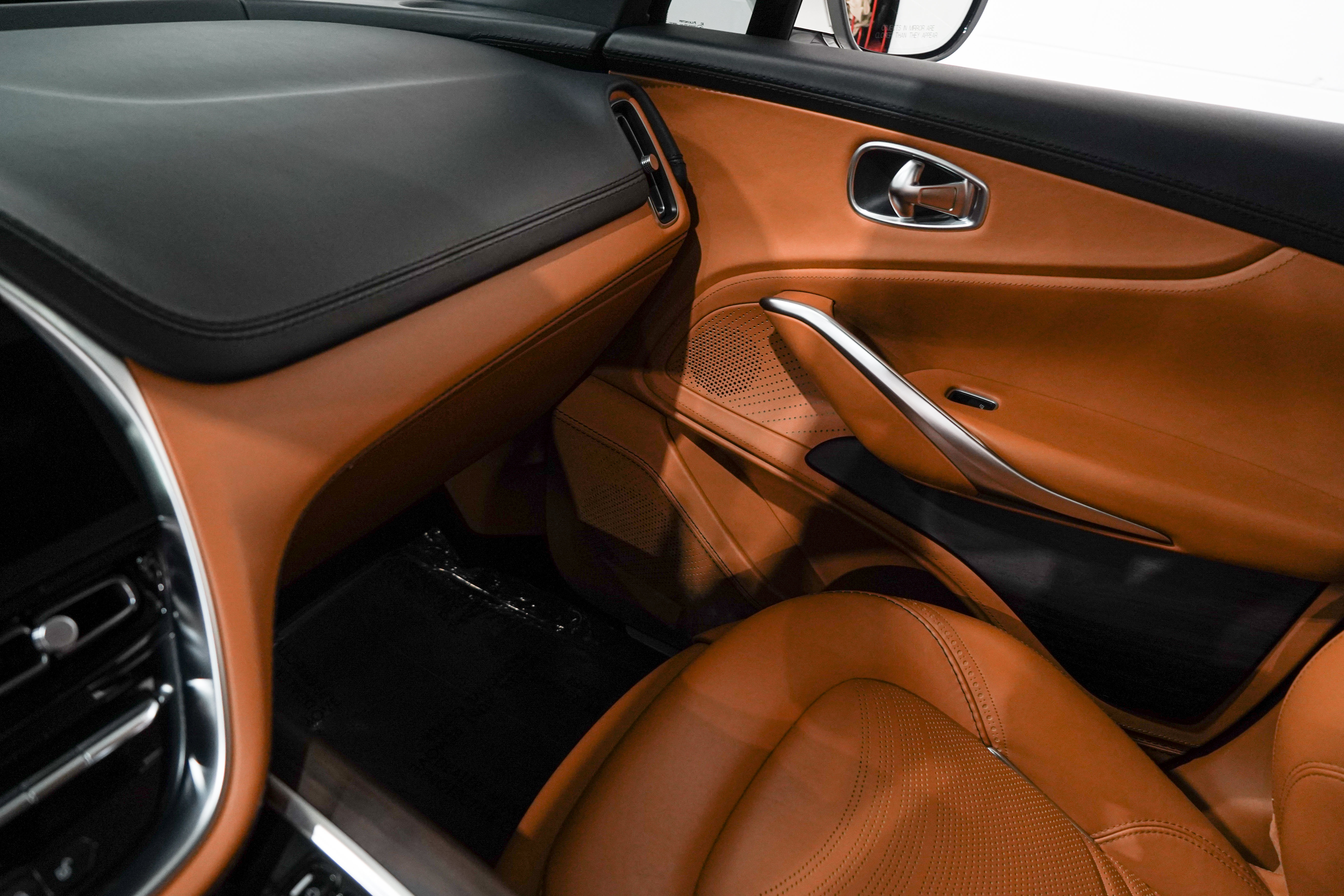 Used 2022 Aston Martin DBX AWD/4WD image 13