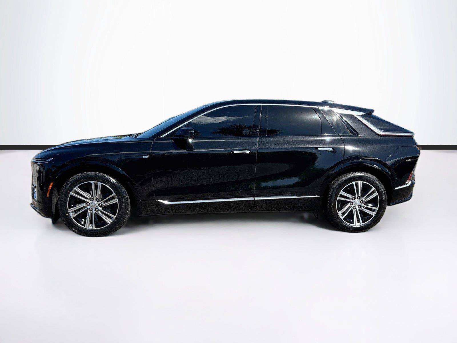 Used 2024 Cadillac Lyriq Luxury RWD image 4