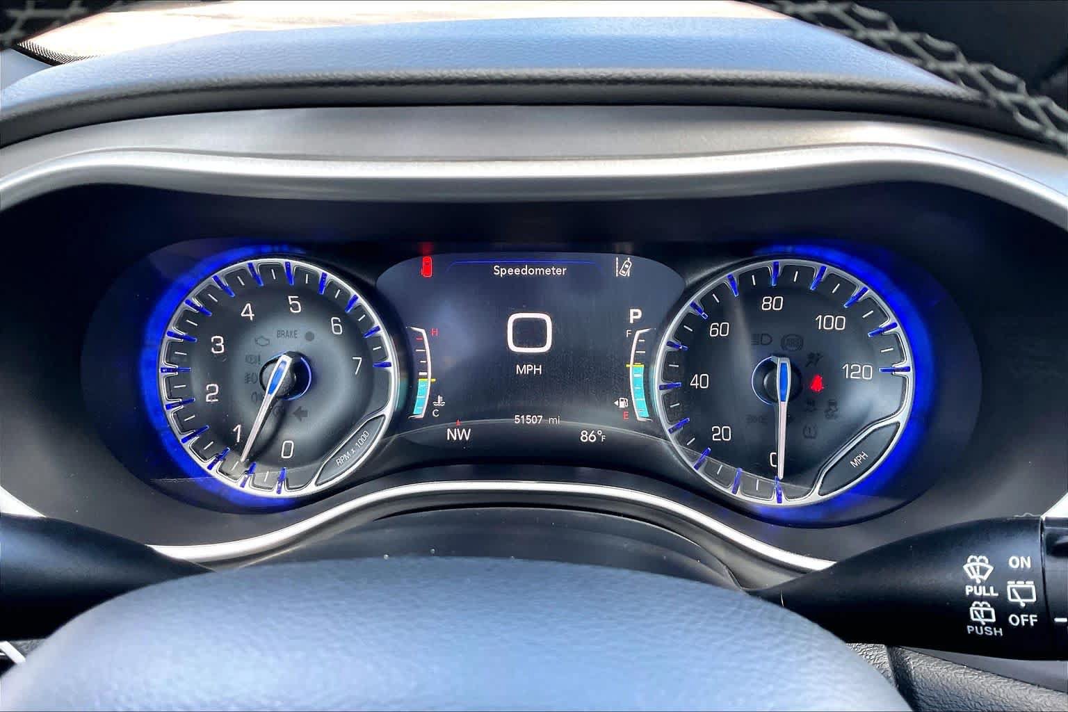 Used 2025 Chrysler Pacifica Select FWD image 24
