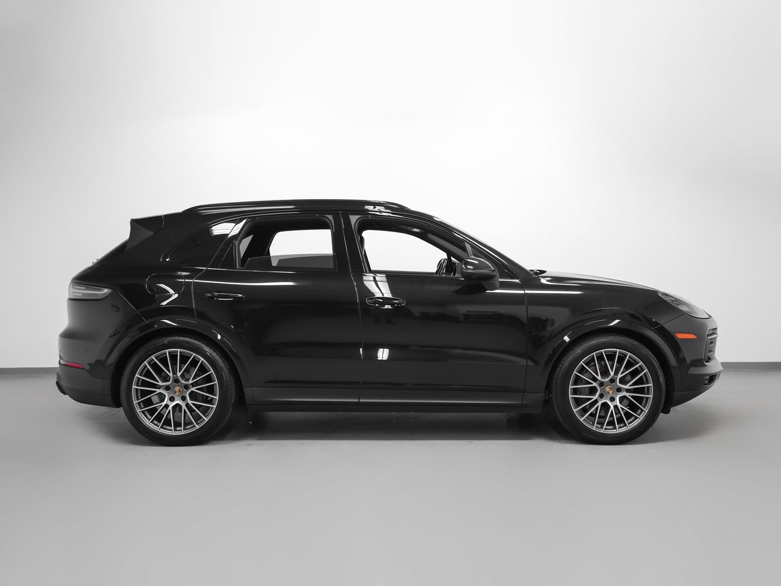 Certified 2023 Porsche Cayenne S Platinum AWD/4WD image 13
