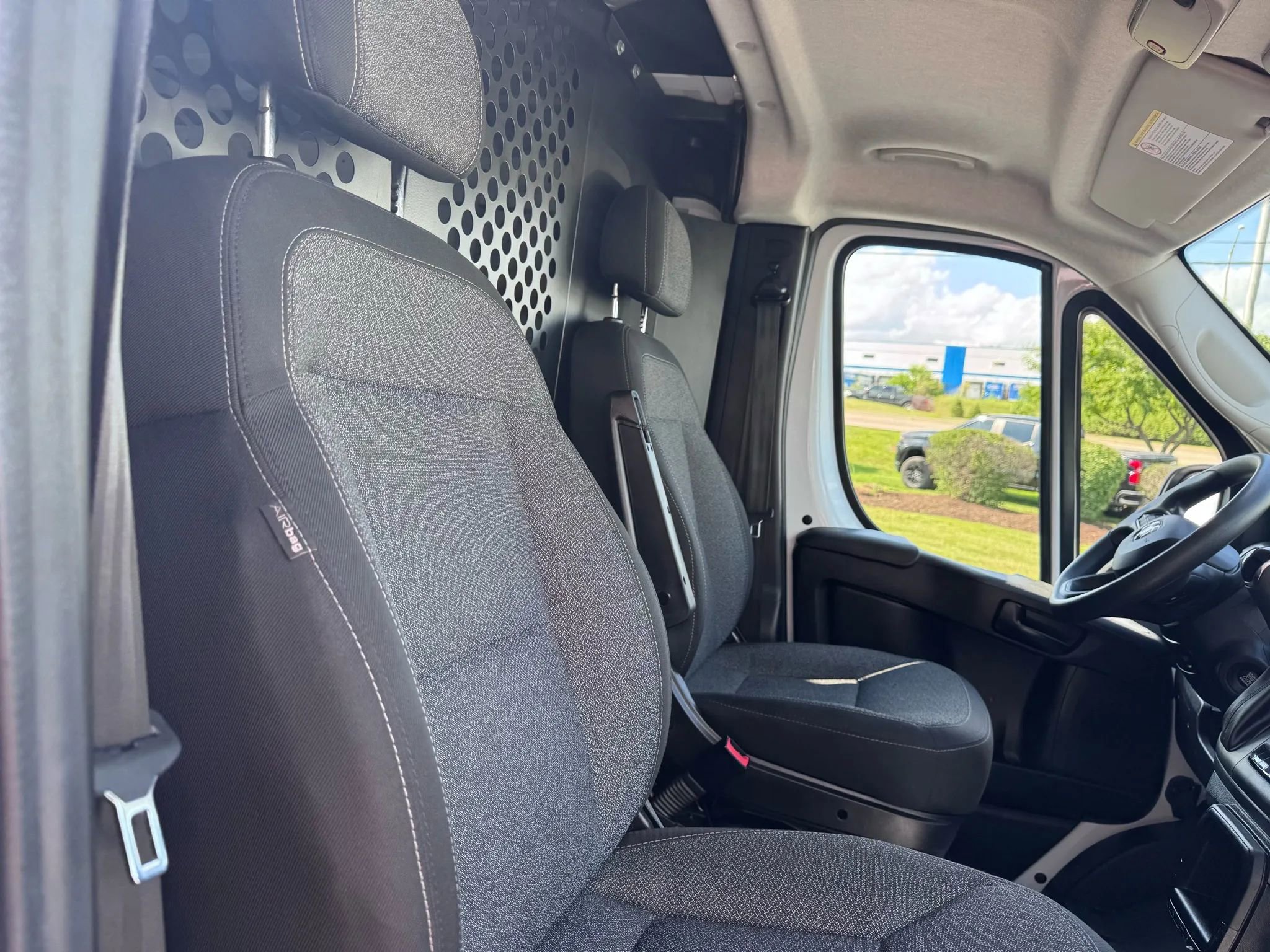 Used 2023 RAM ProMaster 2500 image 12