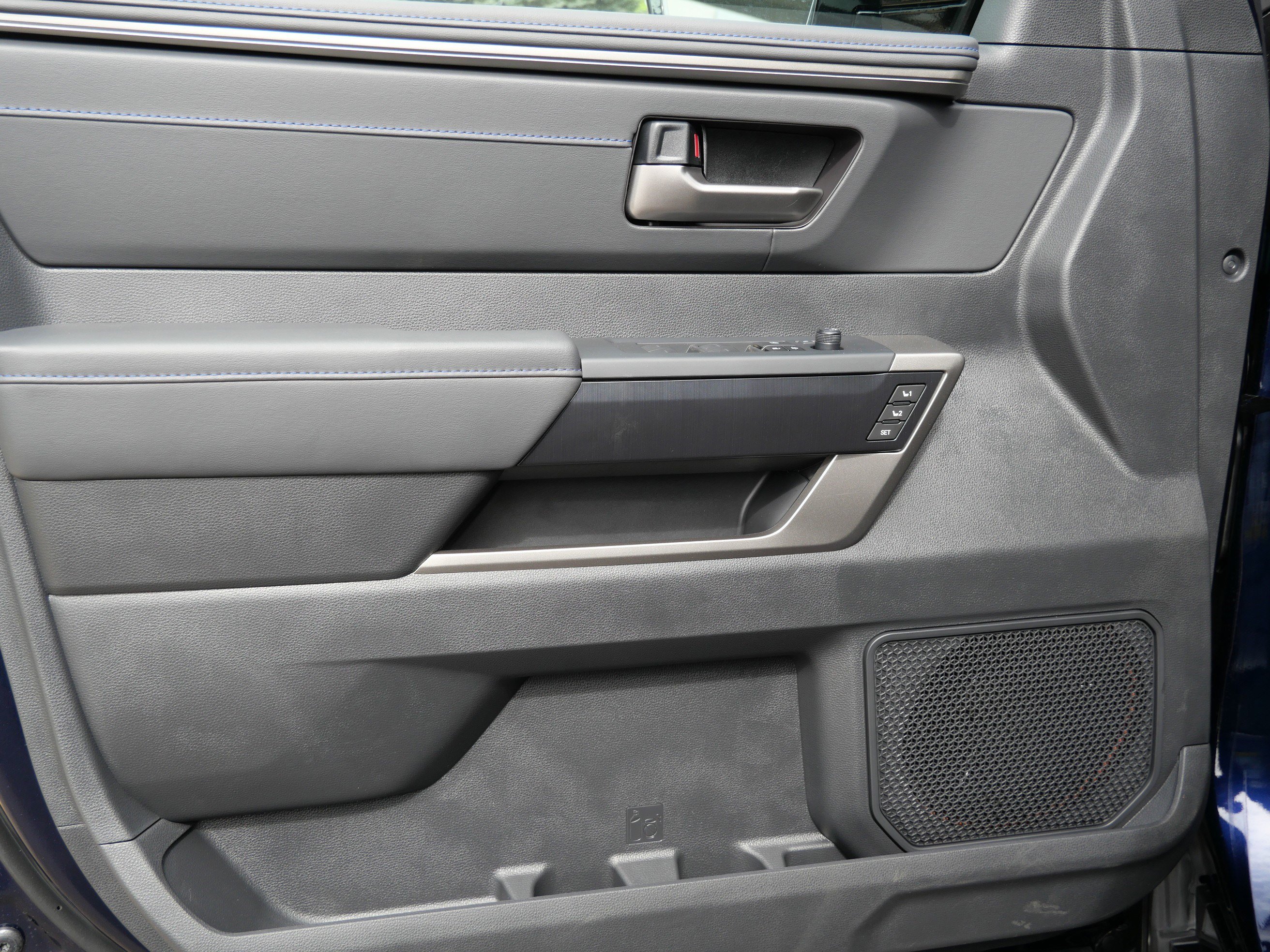 New 2026 Toyota Tundra Platinum AWD/4WD image 6