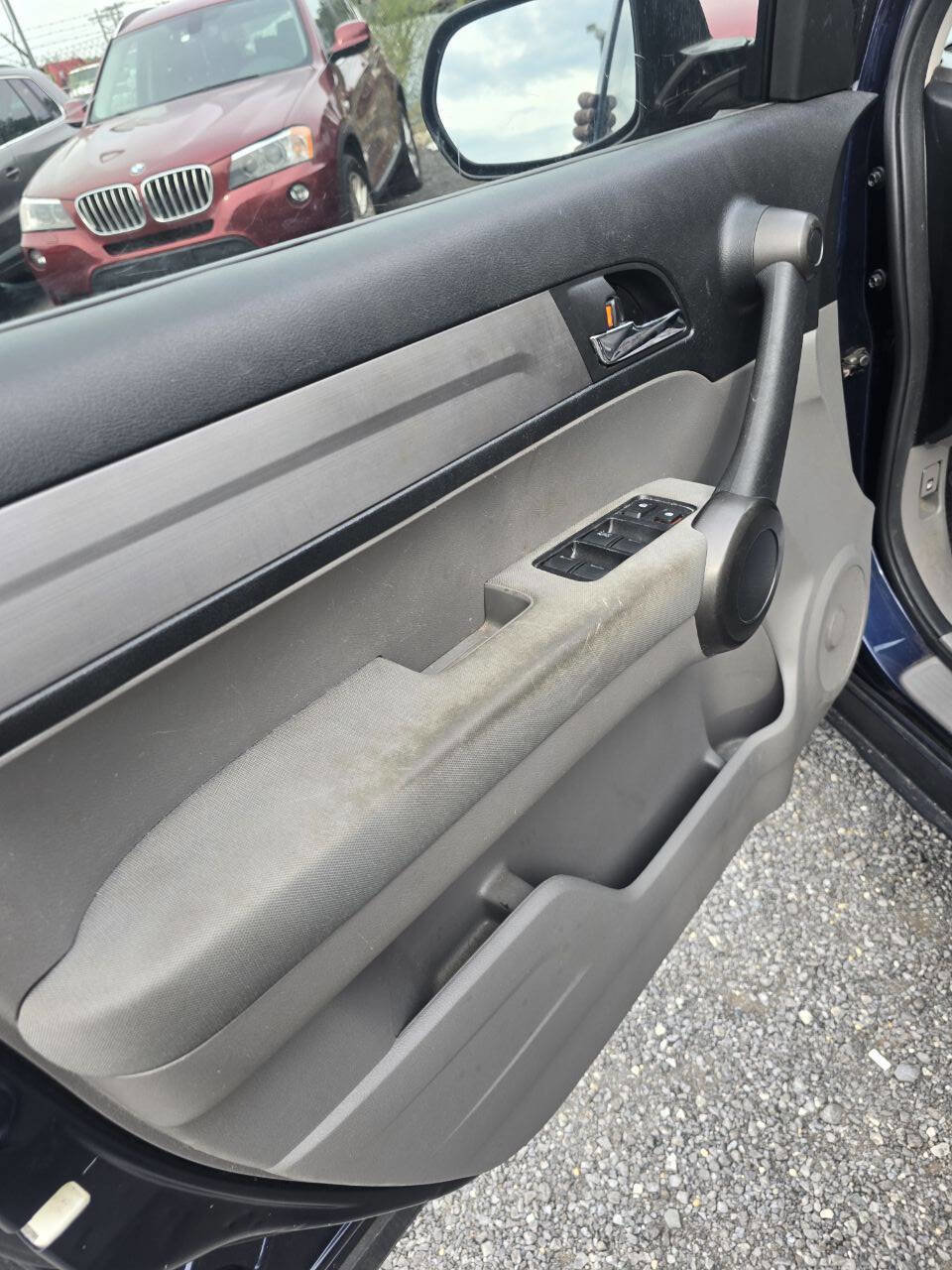 Used 2011 Honda CR-V LX image 17