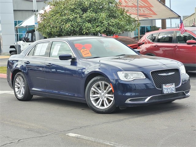 Used 2017 Chrysler 300 Limited image 2