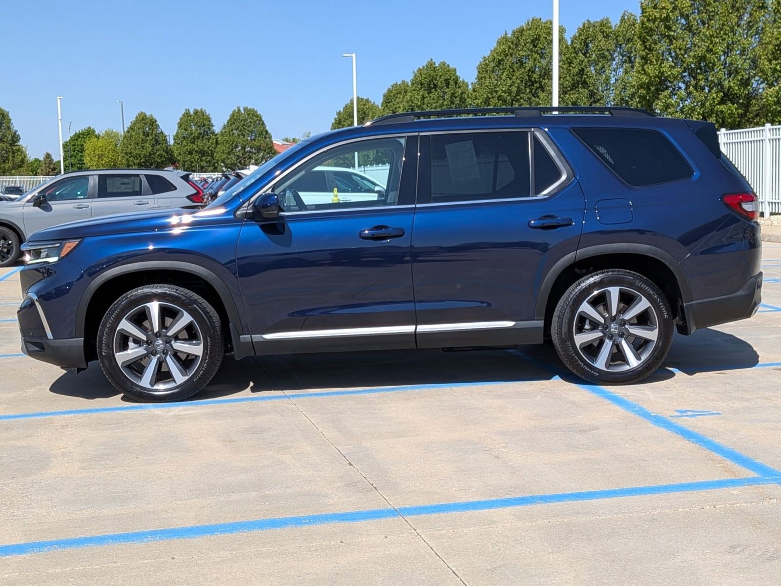 Certified 2025 Honda Pilot Touring image 9