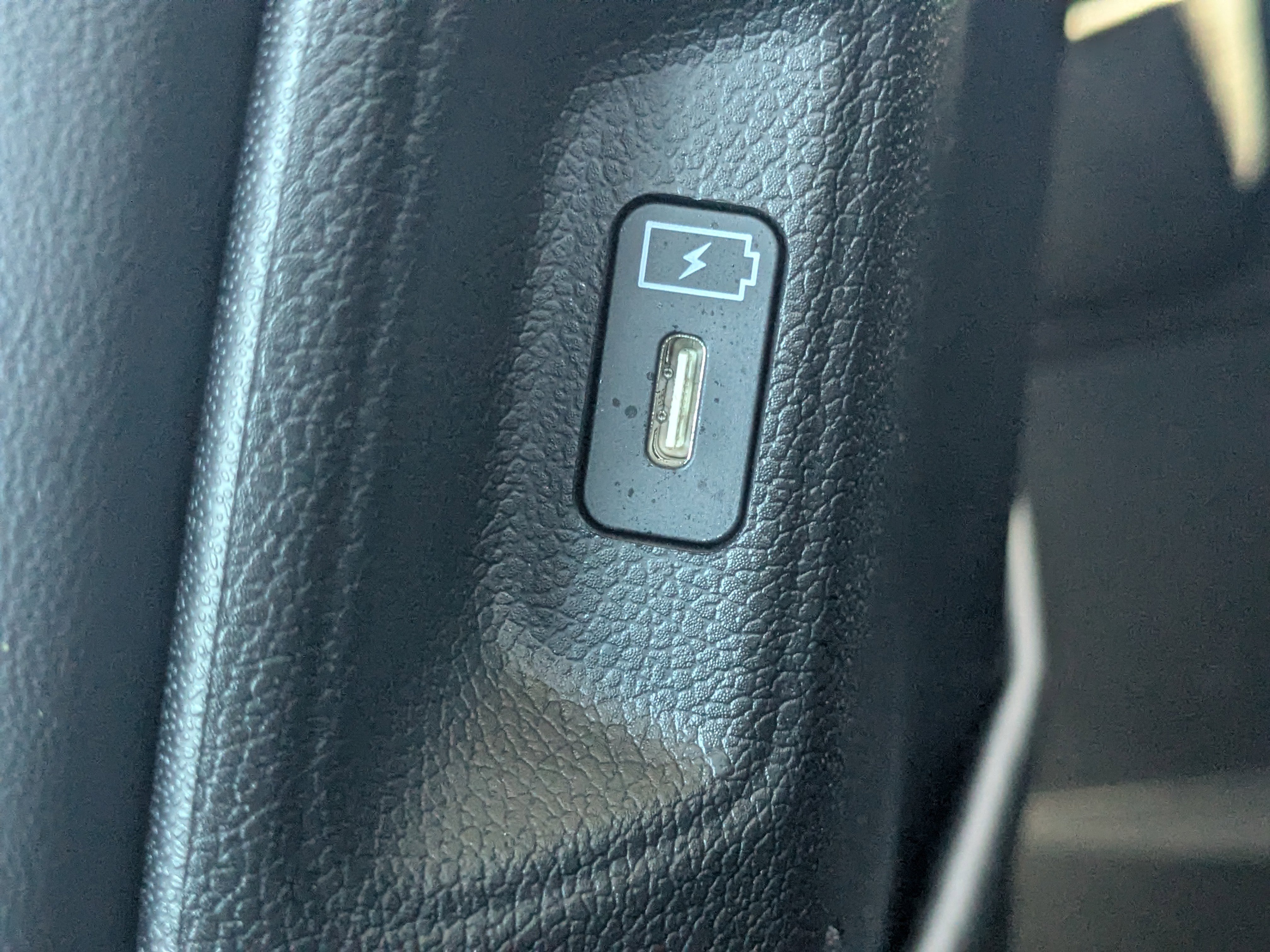 Certified 2025 Kia Sorento S w/ Panoramic Sunroof Package image 17