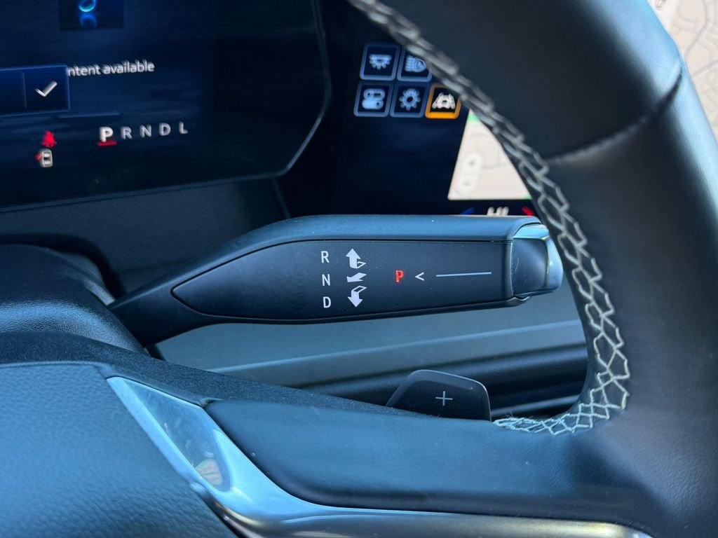 Used 2024 Chevrolet Traverse LT image 31