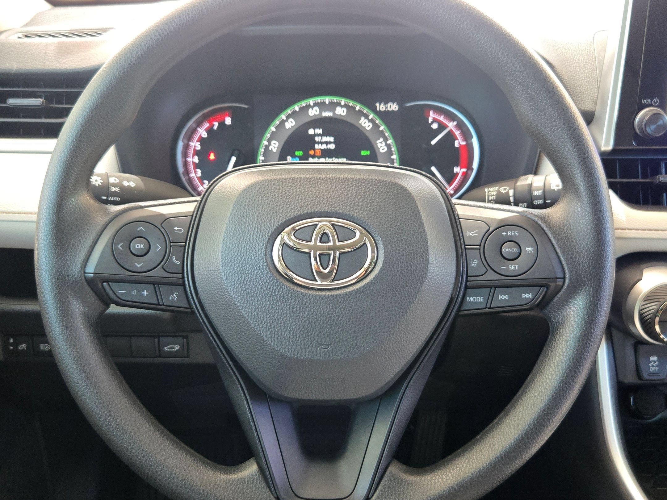 Used 2023 Toyota RAV4 XLE w/ Convenience Package FWD image 21