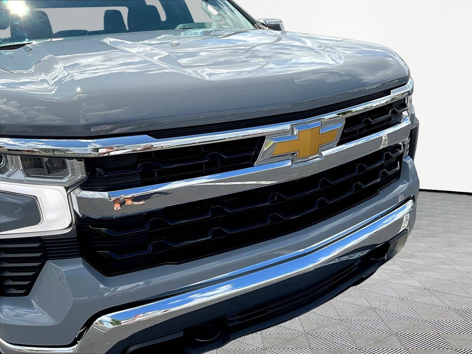Used 2024 Chevrolet Silverado 1500 LT AWD/4WD image 33