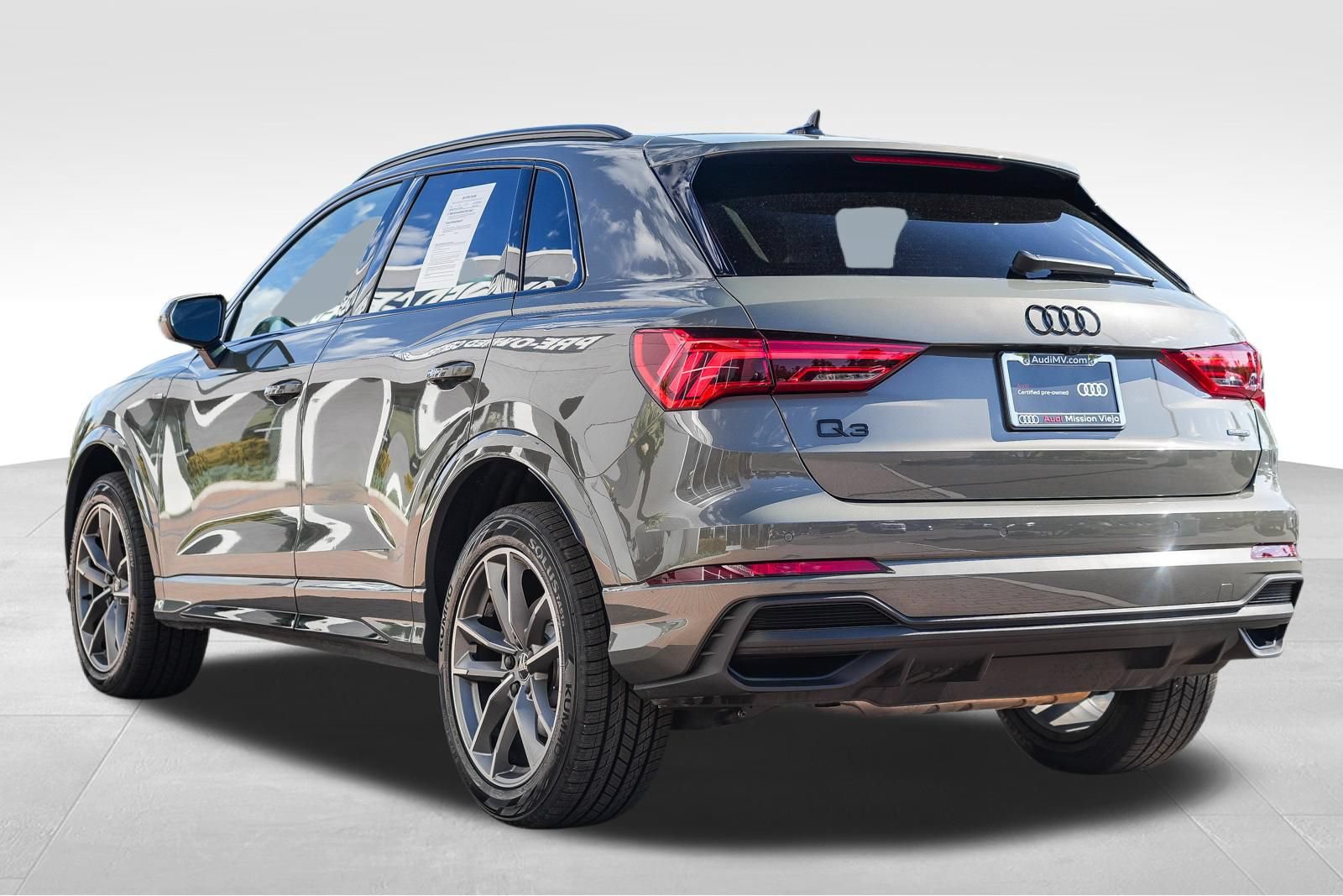 Certified 2023 Audi Q3 2.0T Premium w/ Black Optic Sport Package AWD/4WD image 7