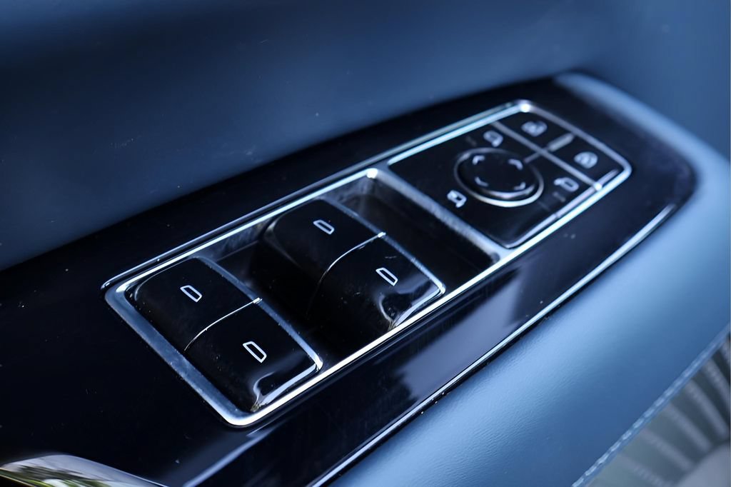 New 2025 Cadillac Escalade IQ Luxury 2 AWD/4WD image 13