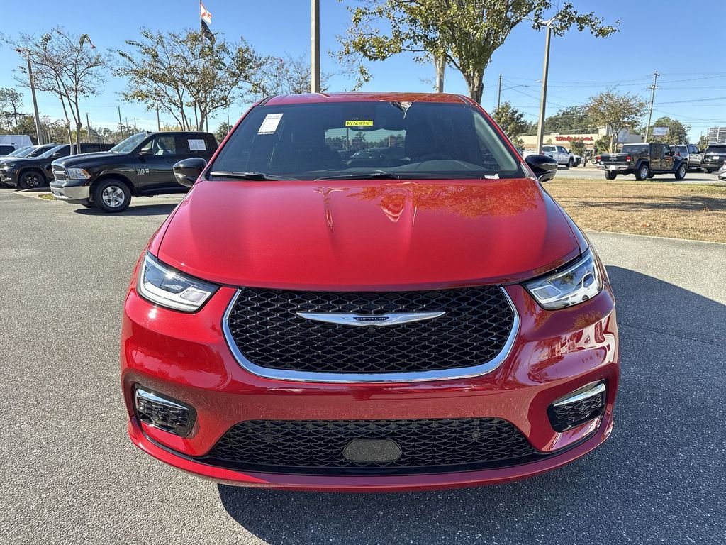 New 2026 Chrysler Pacifica Select image 8