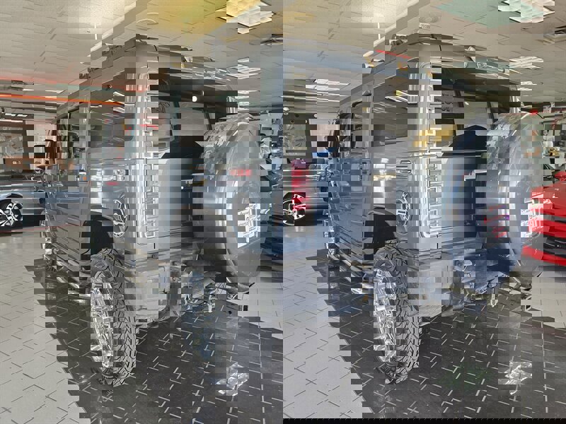 Used 2005 HUMMER H2 w/ Preferred Equipment Group image 6