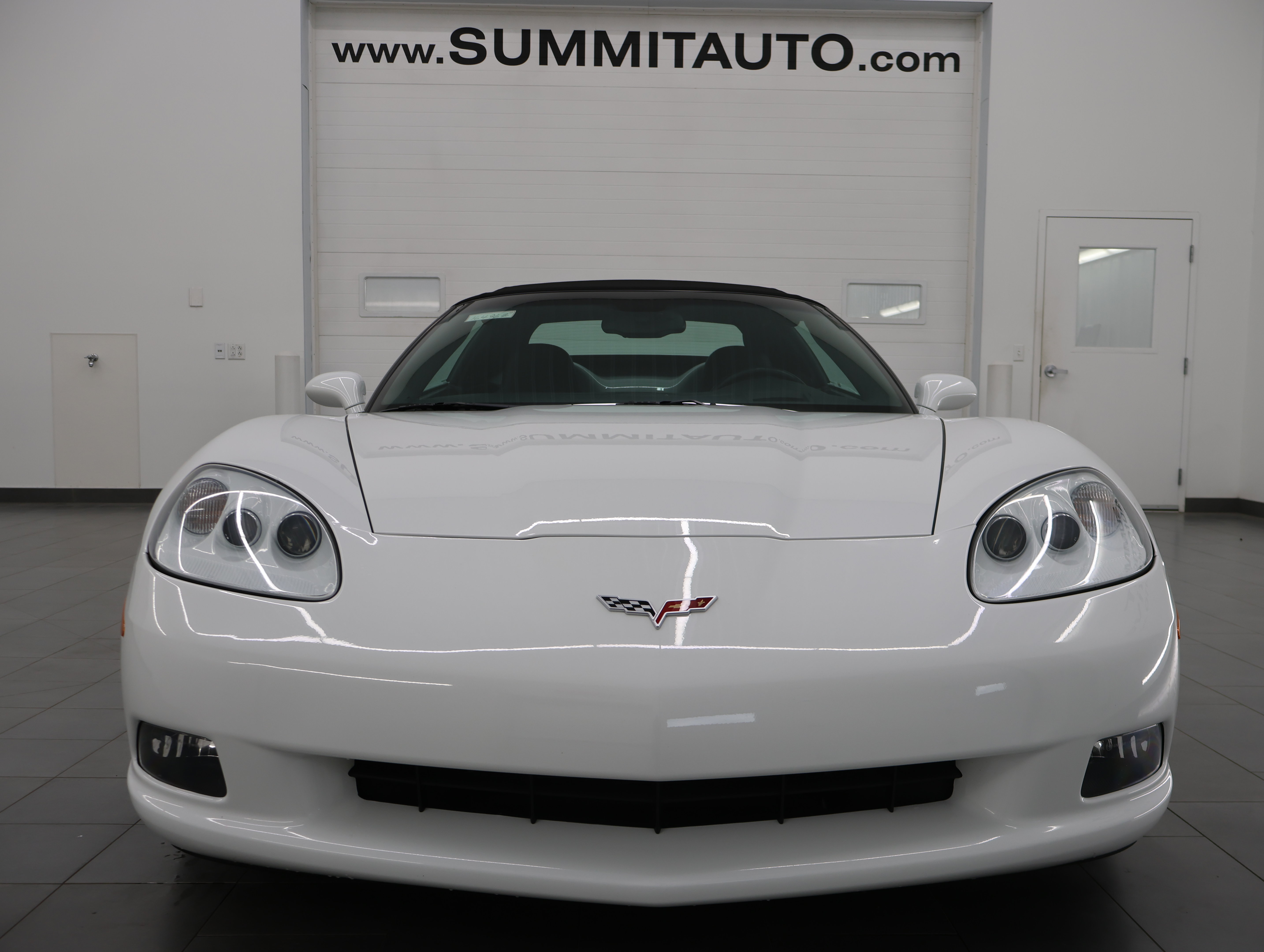 Used 2005 Chevrolet Corvette Convertible w/ Preferred Equipment Group RWD image 17