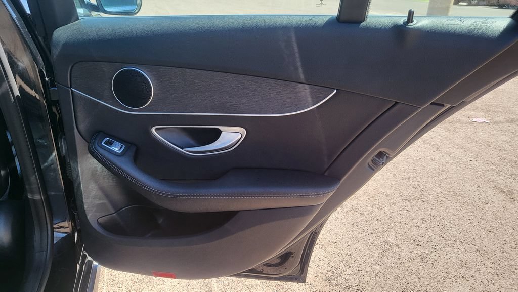 Used 2019 Mercedes-Benz C 300 Sedan image 18