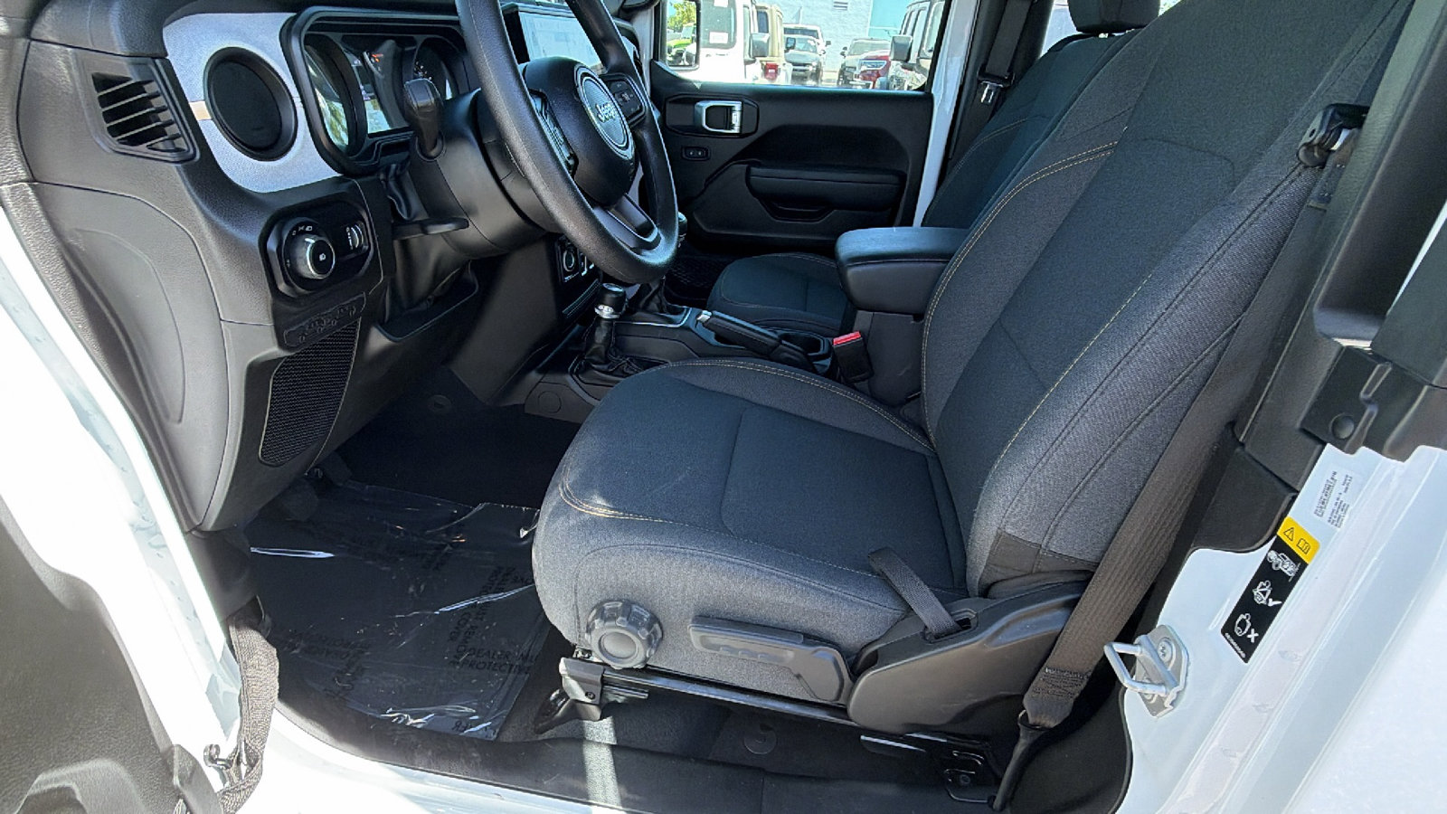 Used 2025 Jeep Wrangler Sport image 15