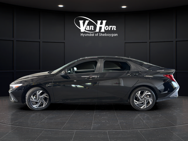 Certified 2025 Hyundai Elantra Sport FWD image 4