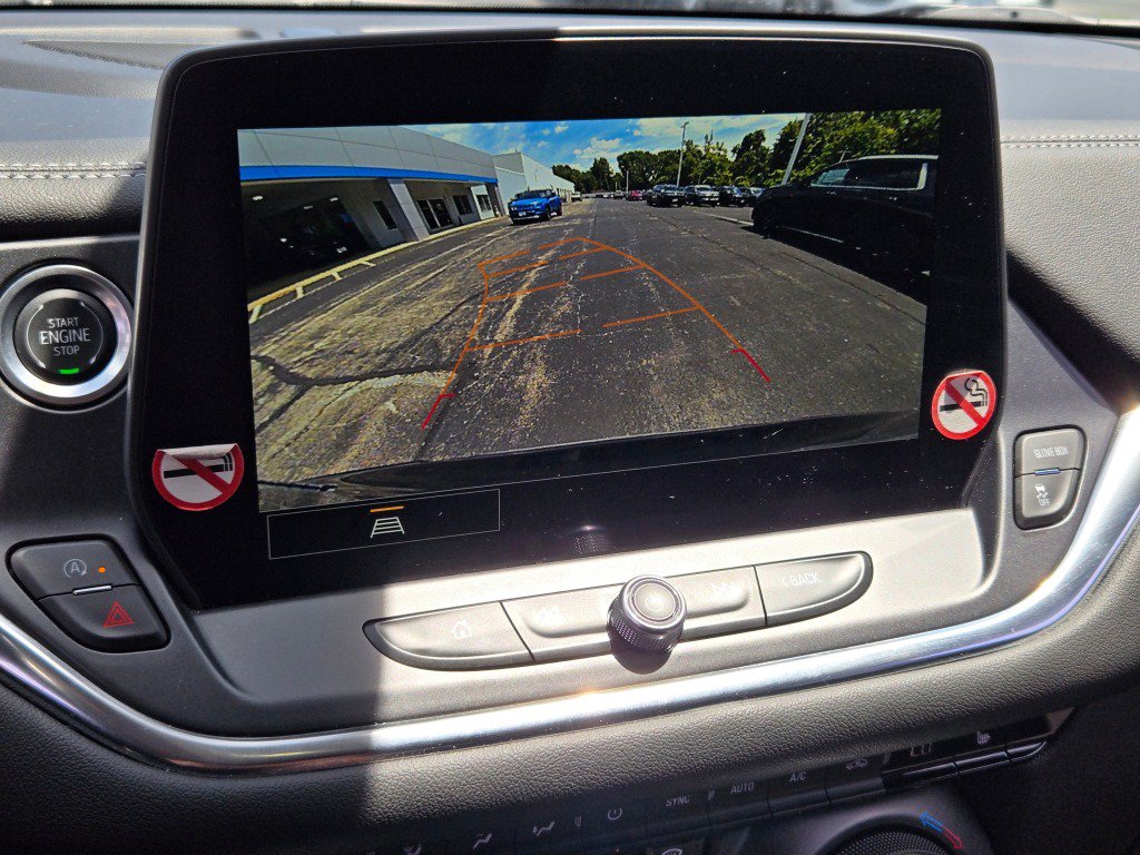 Used 2025 Chevrolet Blazer LT FWD image 26