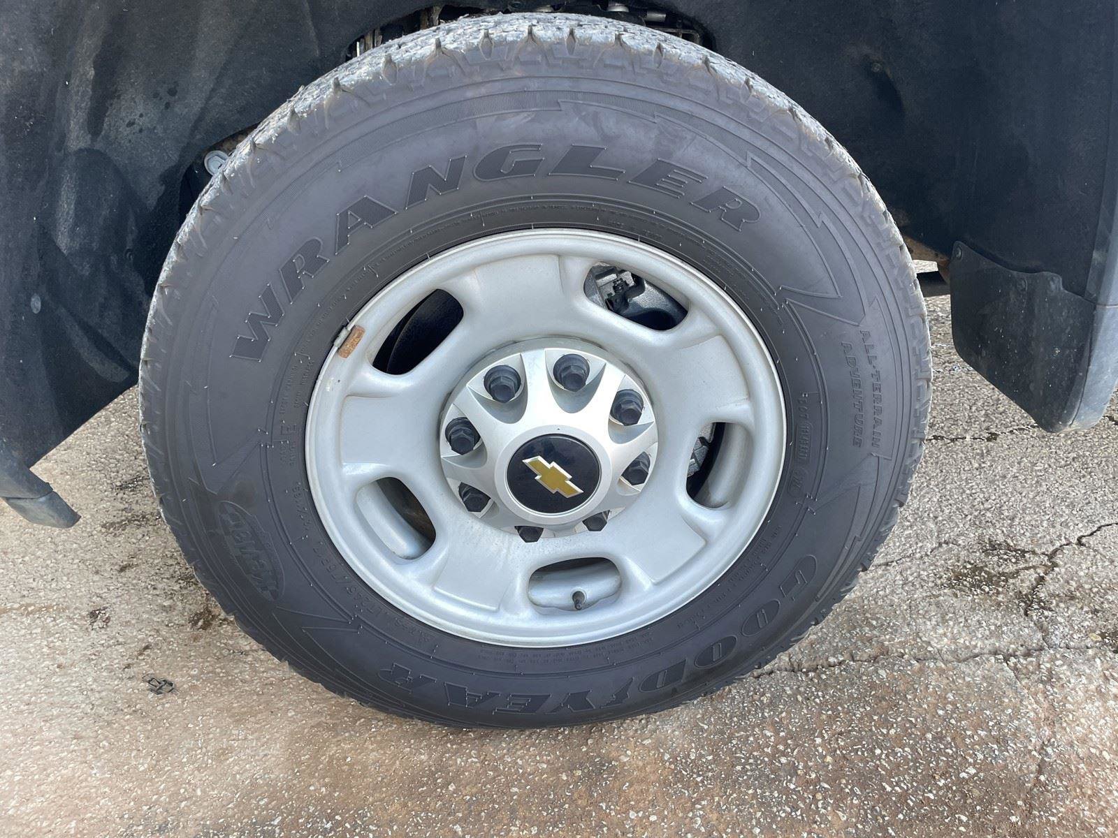 Used 2024 Chevrolet Silverado 2500 W/T w/ WT/CX Safety Package image 31