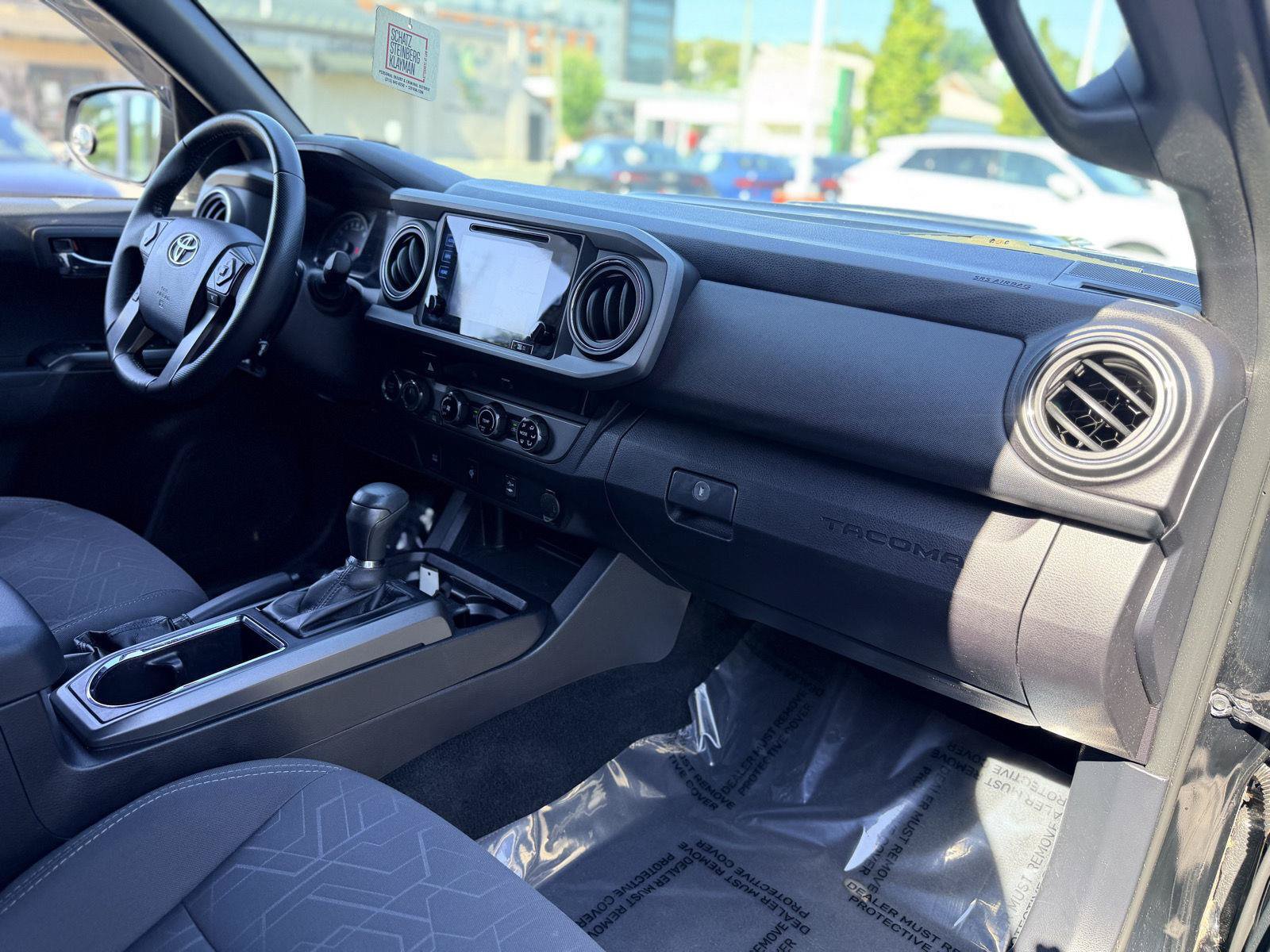 Used 2017 Toyota Tacoma TRD Sport w/ Tow Package AWD/4WD image 23