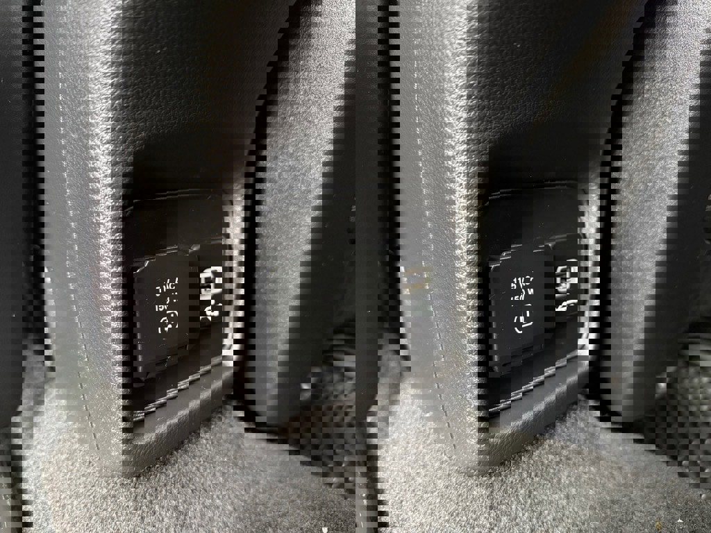 Used 2019 Jeep Compass Latitude w/ Cold Weather Group image 21