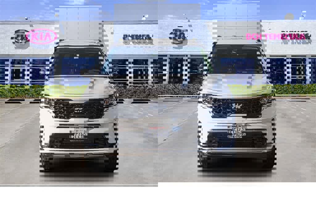 Certified 2023 Kia Sorento S image 2