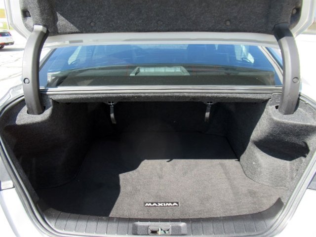 Used 2016 Nissan Maxima Platinum w/ Interior Lighting Package image 10