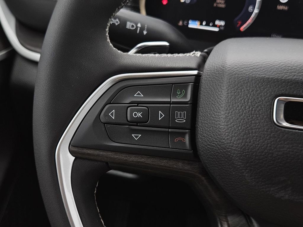 New 2026 Jeep Grand Cherokee Altitude image 14