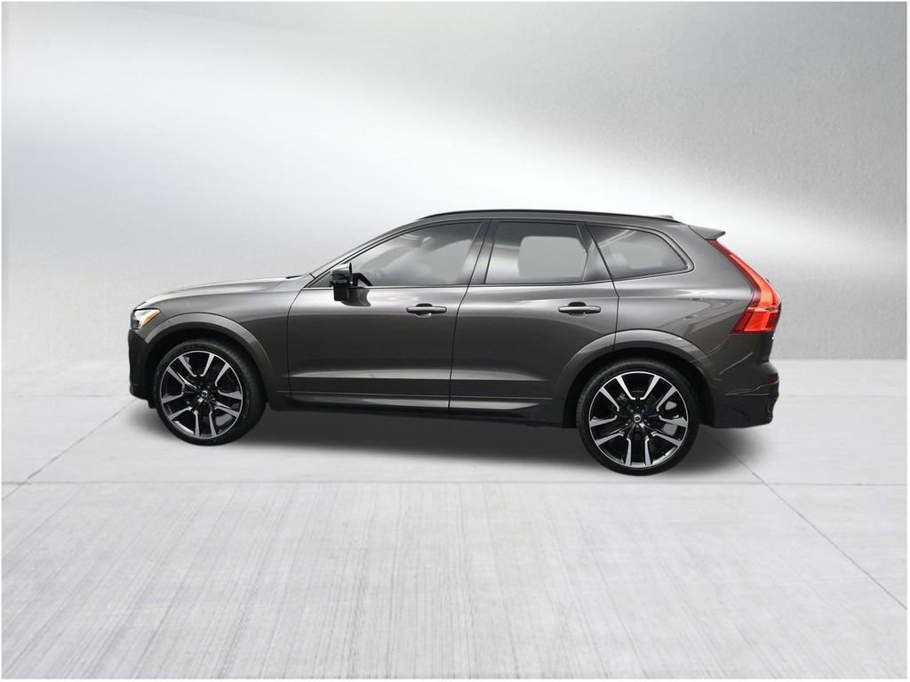 Used 2024 Volvo XC60 B5 Ultimate AWD/4WD image 2