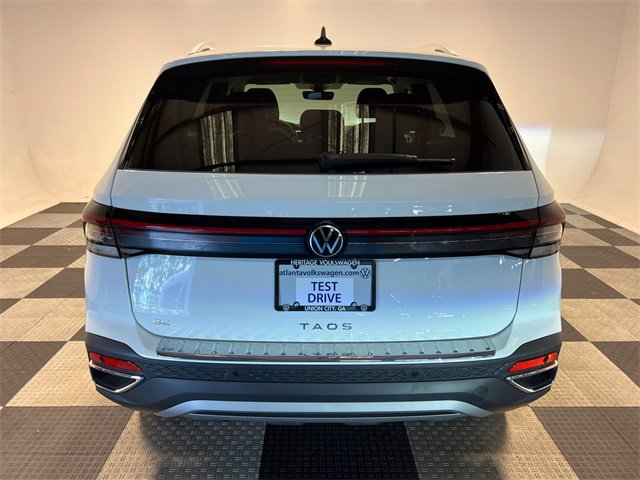 New 2026 Volkswagen Taos SE image 4