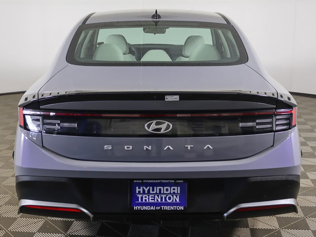 Certified 2025 Hyundai Sonata SE image 10